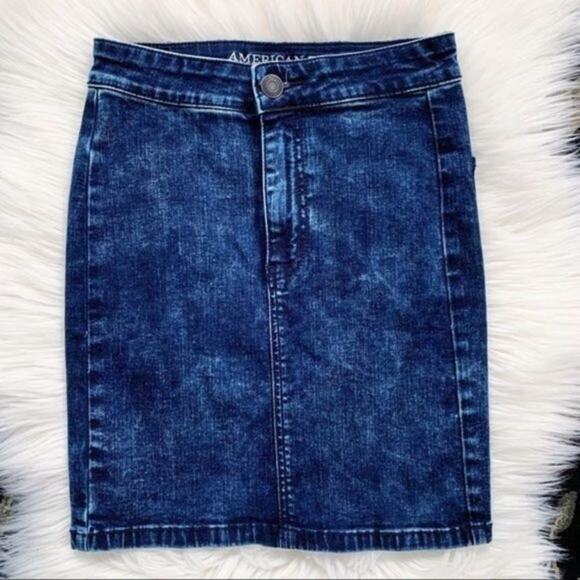 American Eagle Dark Blue Acid Wash Denim Mini Skirt Size 2 - Picture 1 of 10